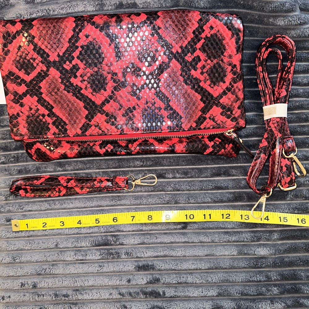 Reptile Convertible Clutch Purse NWT
